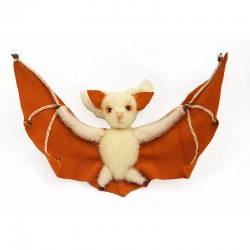 Titou red-haired bat